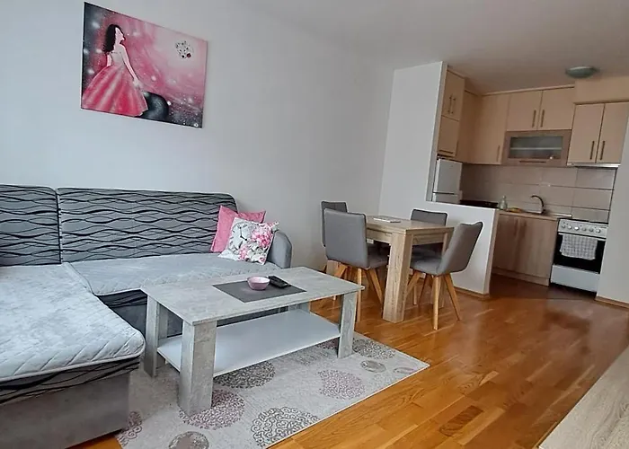 Апартаменты Stan Na Dan Nevena Lukavica